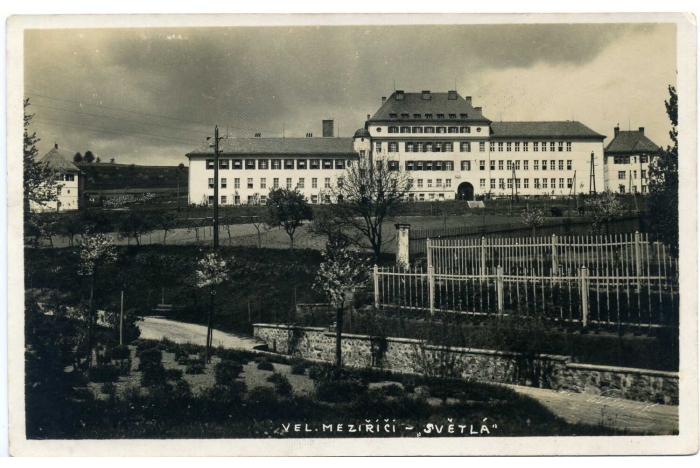 Škola světlá v archivním fondu muzea