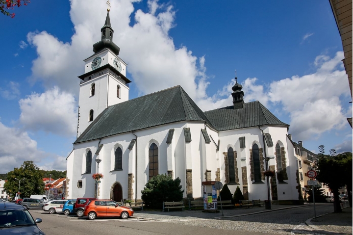 Kostel sv. Mikuláše a věž