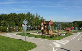 Dětské hřiště v ulici Oslavická (areál dětského dopravního hřiště)