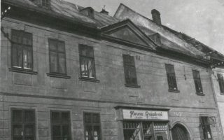 Dům č. 6 a 7 v Komenského ulici