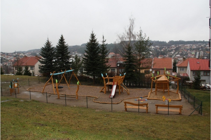 Dětské hřiště v ulici Bezručova