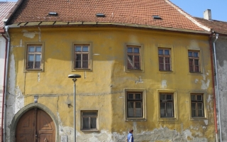 Dům č. 6 a 7 v Komenského ulici